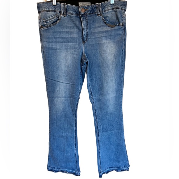 Wit & Wisdom Boot Cut Jeans with Side Slit Hem Size 16 Medium Wash - Picture 6 of 14